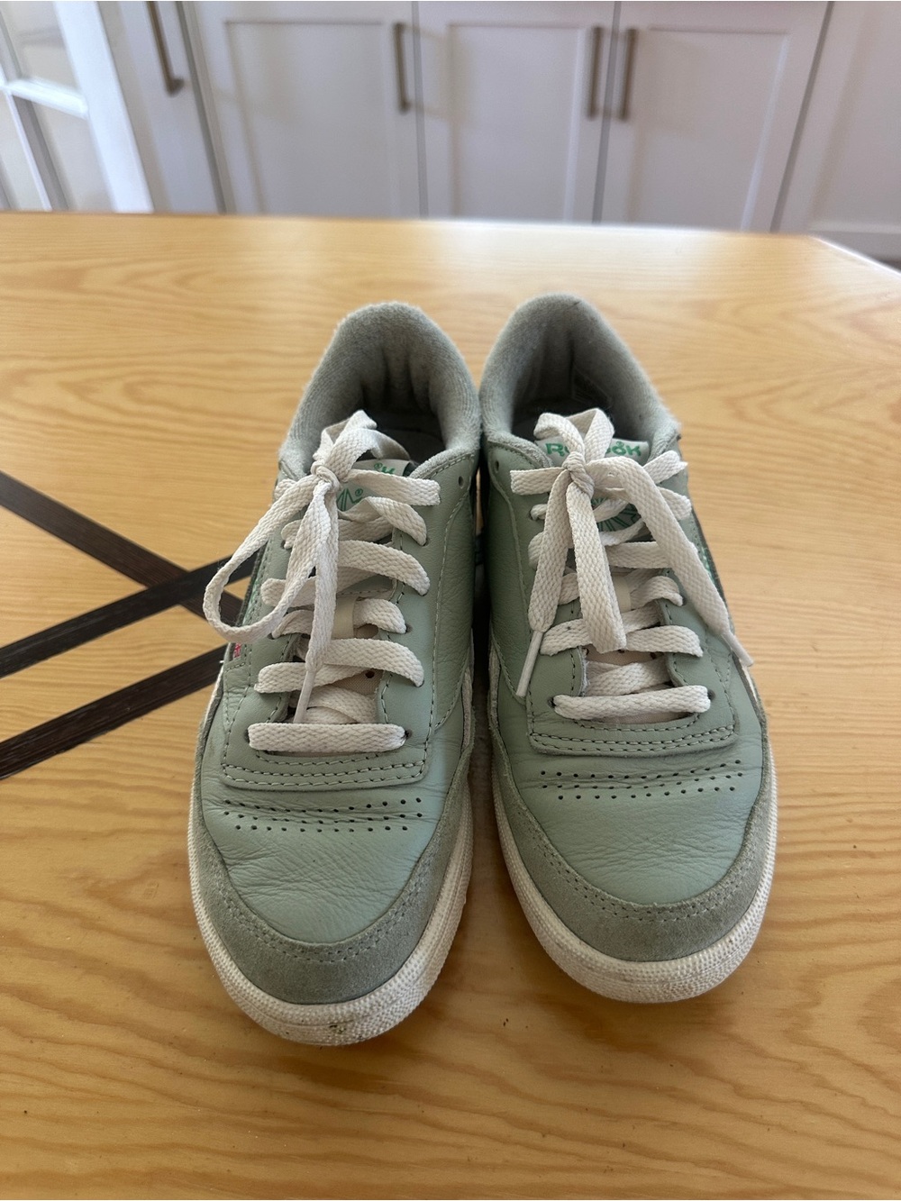 Reebok Club C Revenge Vintage Sneakers
Vintage Green / Chalk
US 6.5 Mint Green